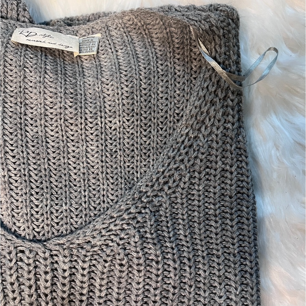 RD Style gray knitted sweater size M